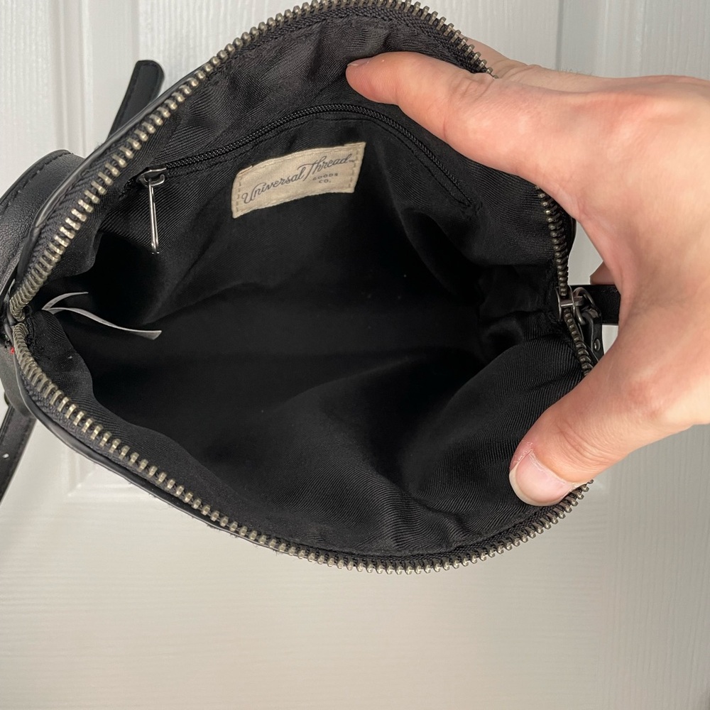 Universal Thread Black Crossbody Bag - Picture 8 of 14
